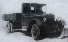 Старая фотография грузовика АМО-2