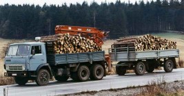 КамАЗ-5320 с прицепом на лесозаготовке