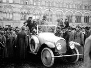 Ворошилов и Калинин проводят митинг на автомобиле Промбронь-С24/45