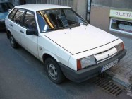 Автомобиль ВАЗ-2109 в раннем кузове, с иной формой передка. (Капот, крылья, решетка радиатора)