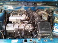 Двигатель и подкапотное пространство автомобиля ВАЗ-21099