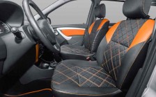Передние сиденья автомобиля Lada Largus Cross вид сбоку