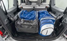 Вместительный багажник автомобиля Лада Ларгус со сложенными сиденьями заднего ряда