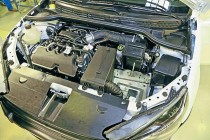 Двигатель и подкапотное пространство автомобиля Лада Веста