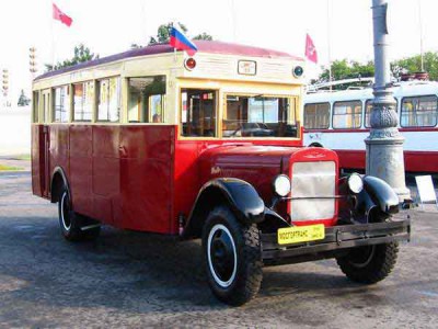 Еще один экземпляр отреставрированного автобуса ЗИС-8